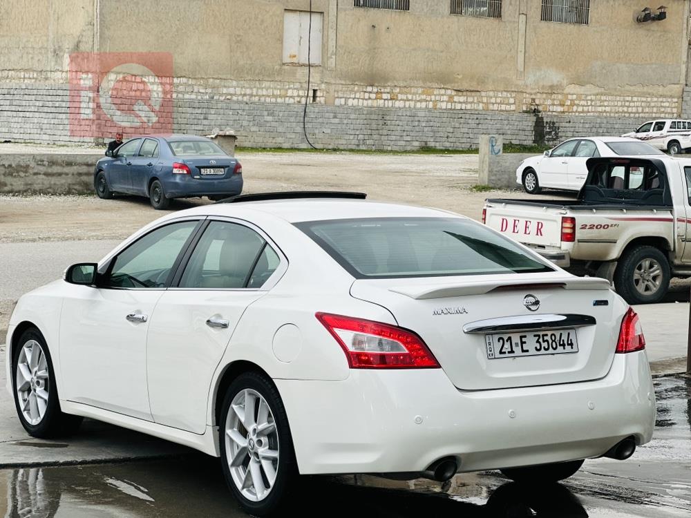Nissan Maxima